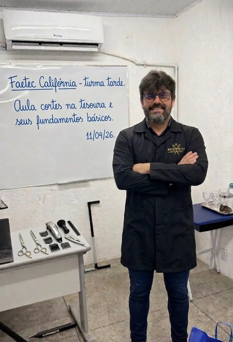 Do Pedal ao Sucesso: A Trajetória Inspiradora do Professor e Barbeiro Bruno Tavares na Califórnia.